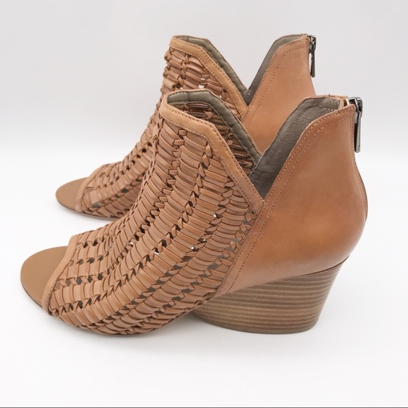 Donald Pliner Jacqi Wedge in Fawn Size 9.5 - Picture 13 of 16